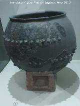Cstulo. Poblado de la Muela. Cazuela cermica a mano siglos VII-VI a.C. Museo Arqueolgico de Linares
