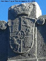 Monumento de Carlos III o Vtor. Escudo