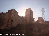 Muralla de Jan. Torren de Vendrines. Es el torren del centro. Se puede apreciar su esbeltez.