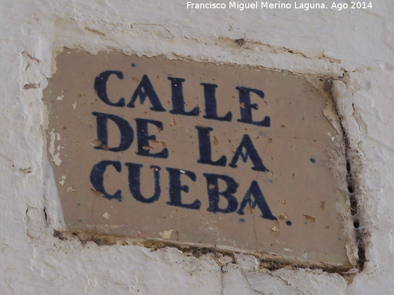 Calle de la Cueva - Calle de la Cueva. Placa antigua con falta de ortografa