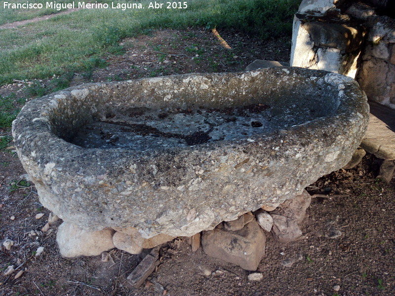 Pozo Viejo de Almenara - Pozo Viejo de Almenara. Pila de piedra