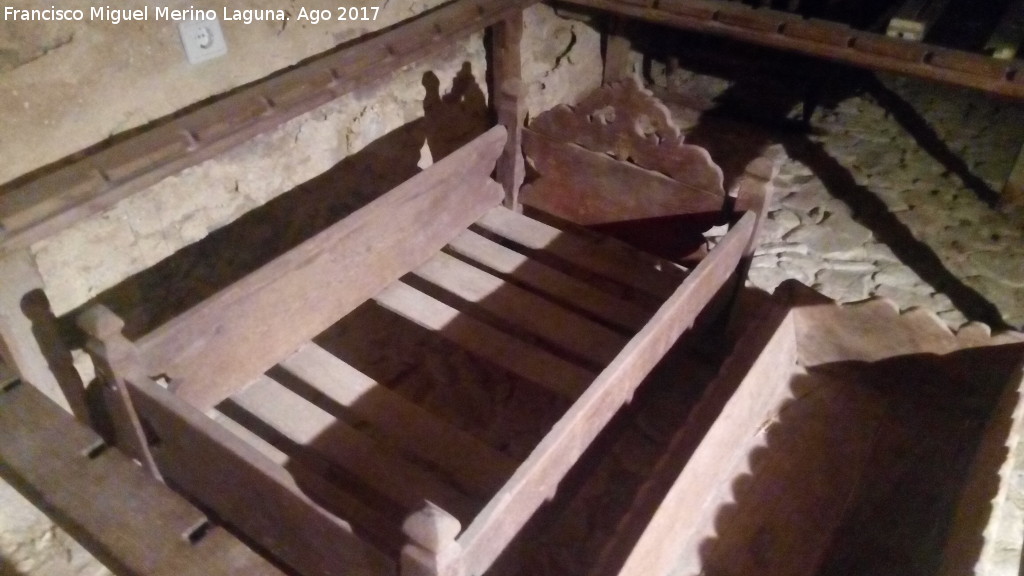 Cuna - Cuna. Museo de Arte Andalus - beda