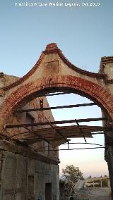 Fundicin de la Cruz. Arco de la puerta