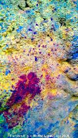 Pinturas rupestres y petroglifos Cueva del Clarillo. Tratada con Dstretch