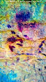 Pinturas rupestres y petroglifos Cueva del Clarillo. Tratada con Dstretch