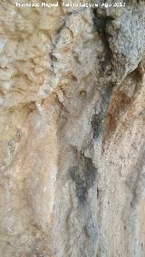 Pinturas rupestres y petroglifos Cueva del Clarillo. Agujero en colada