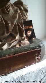 Ermita de San Sebastin. Cristo de Chircales a los pies de la Virgen