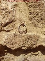 Castillo de Villardompardo. Argolla para bestias