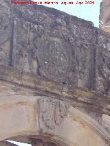 Castillo de Villardompardo. Escudo