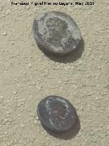 Sextercio y As de Trajano (96-117). Cástulo. Museo Arqueológico de Linares Trajano. Sextercio y As de Trajano (96-117). Cástulo. Museo Arqueológico de Linares