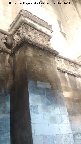 Catedral de Jan. Fachada gtica. Contrafuerte