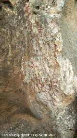 Restos de ocre Oratorio visigodo de Giribaile. Iglesia. Restos de ocre