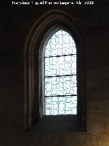 Ventana Escuelas Mayores. Escalera. Ventana