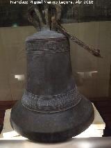 Campana gótica de 1350 Catedral Vieja. Sala del Alcaide. Campana gótica de 1350