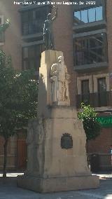 Monumento a Don Manuel Fernández.